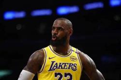 NBA交易传闻：勒布朗·詹姆斯考虑从湖人队转投同城对手洛杉矶快船
