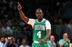 萨克拉门托国王有意收购凯尔特人后卫霍勒迪