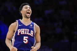 费城76人选中侧翼新星，面临留下后场大将难题