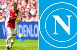 记者：那不勒斯关注阿贾克斯边锋霍茨，但目前他不是首要目标