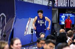 黄蜂自媒体评选秀33号签杨瀚森：或将成为夏洛特黄蜂的X因素