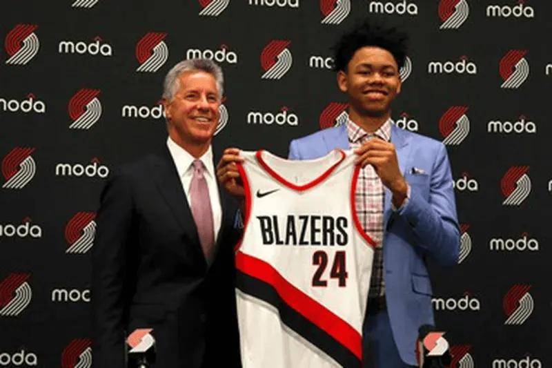 波士顿凯尔特人新援安芬尼-西蒙斯的篮球故事