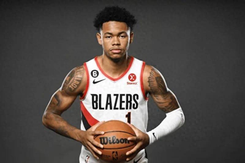 波士顿凯尔特人新援安芬尼-西蒙斯的篮球故事