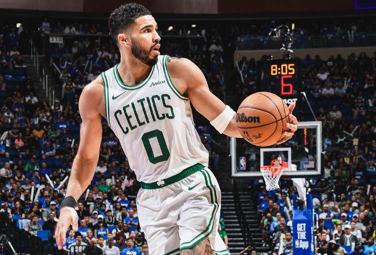 波士顿凯尔特人逆转魔术，锁定系列赛的主动权