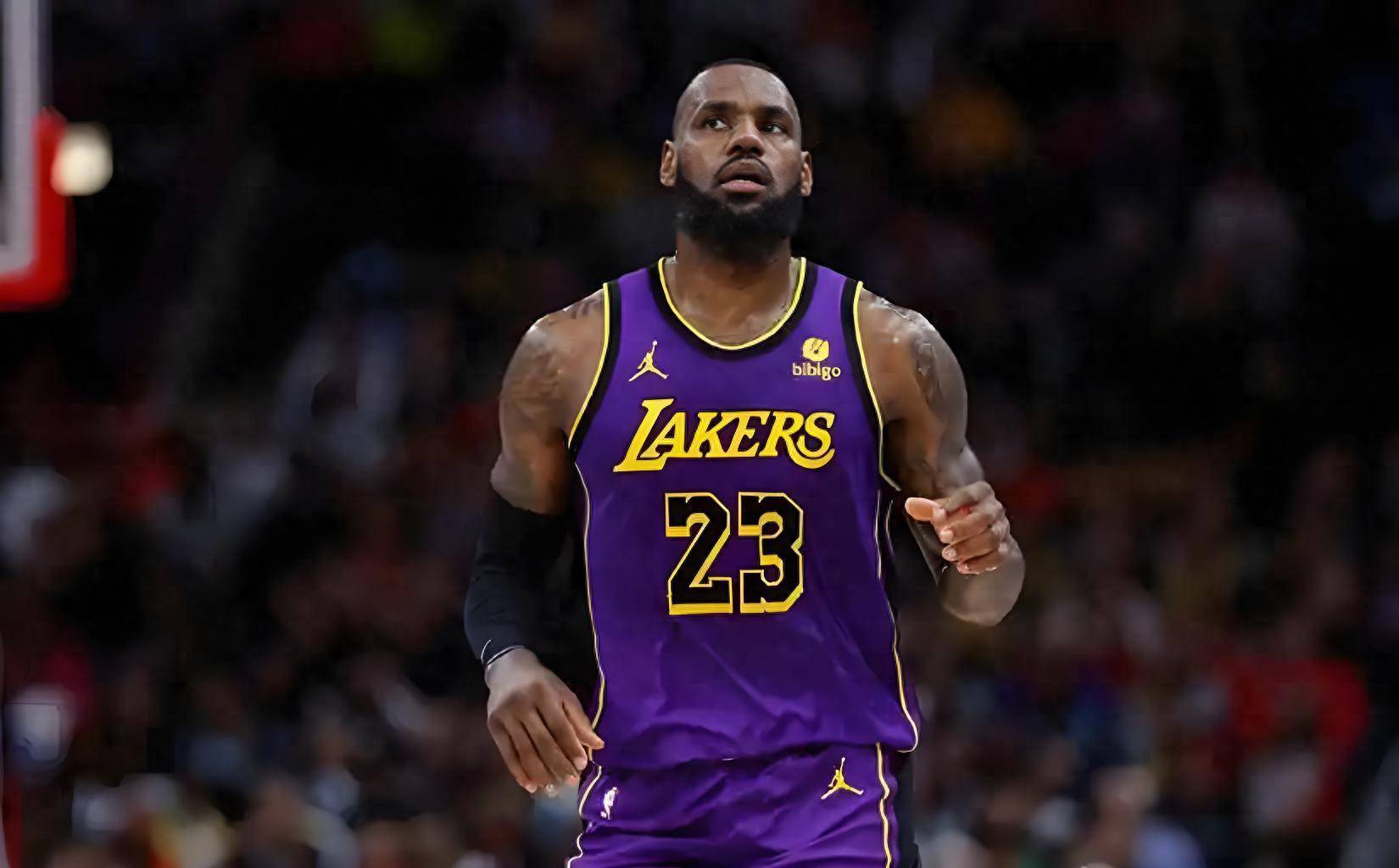 NBA交易传闻:勒布朗·詹姆斯考虑从湖人队转投同城对手洛杉矶快船