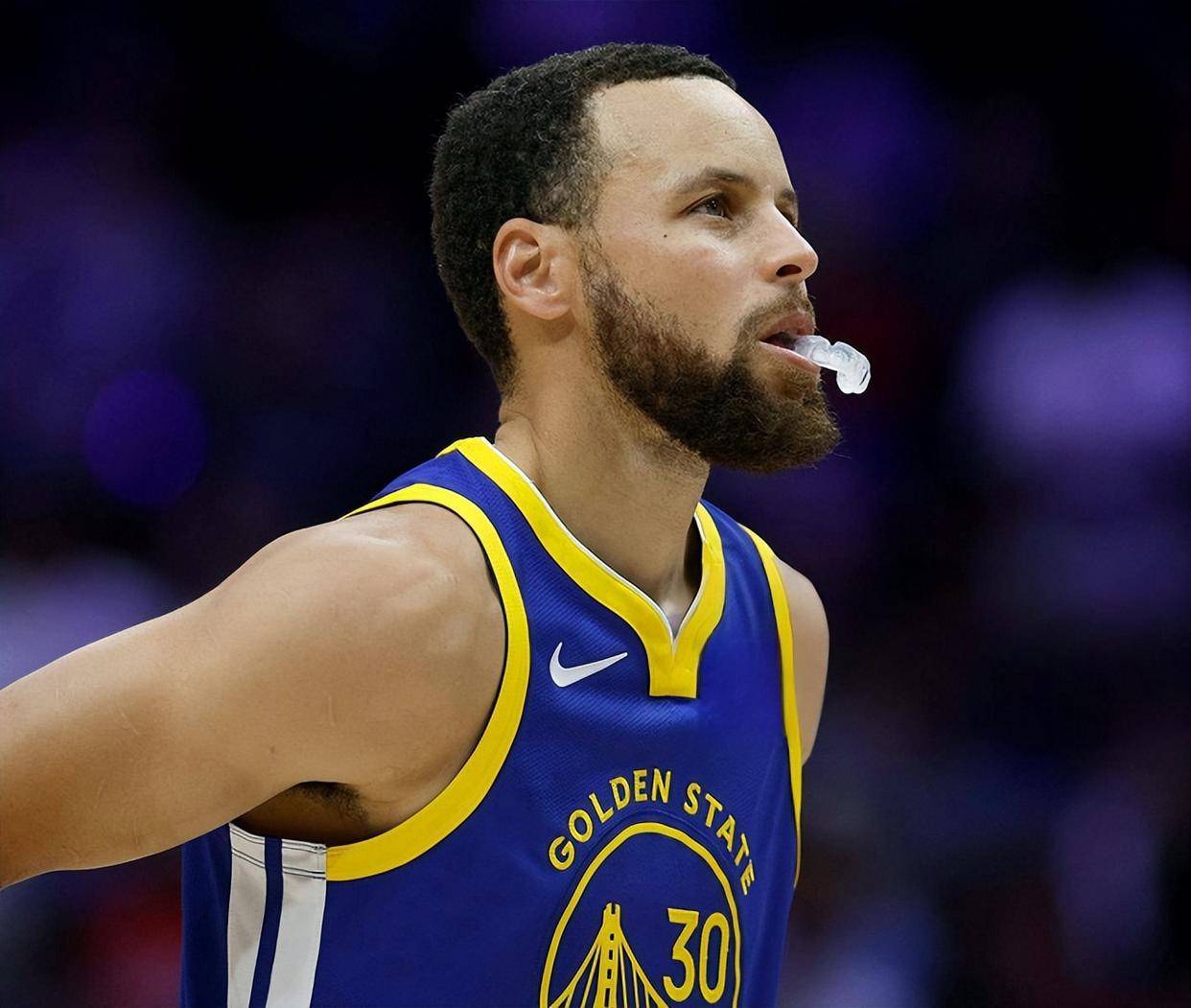 德玛尔德罗赞:中投王者的复兴之旅,圣安东尼奥马刺的得分保障。