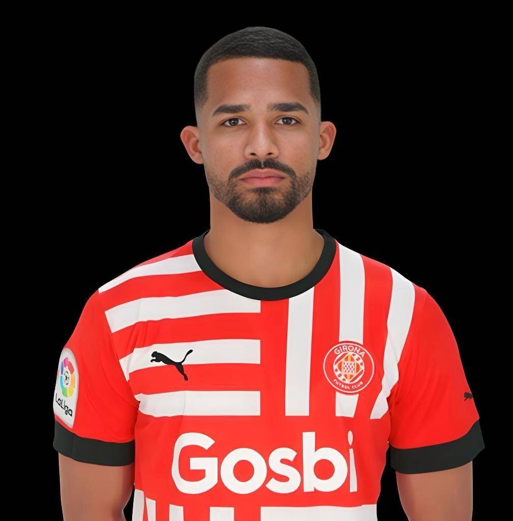 米兰考察委内瑞拉绞肉机,19岁曾加盟曼城,西甲球队愿五折出售