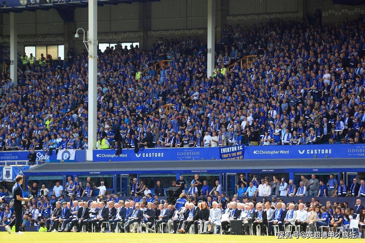英超埃弗顿告别古迪逊公园球场!好消息是不拆了,给埃弗顿女足!