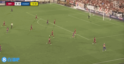 半场-加西亚捅射破门库巴西失误送礼 巴塞罗那暂1-1神户胜利船