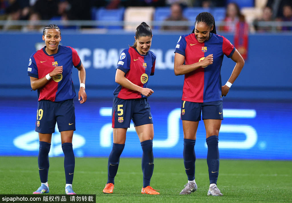 巴塞罗那女足力争四分优势,莱万特巴达洛纳能否逆袭?