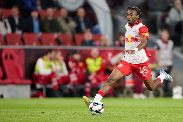 罗体:罗马想先租后买萨尔茨堡前锋内内,并关注席尔瓦和埃切维里