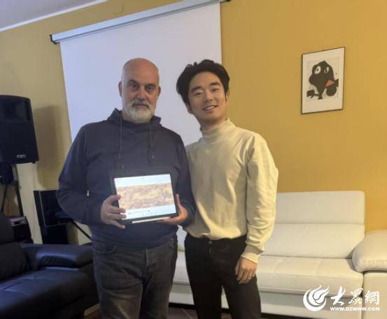 鄄城学子在意大利莱切展示《清明上河图》魅力