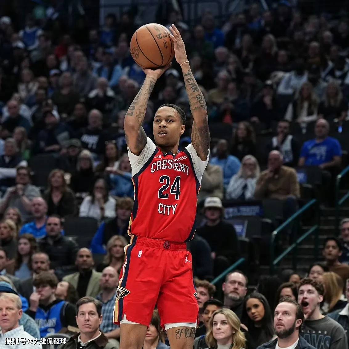 达拉斯独行侠三换一，将汤普森送往鹈鹕