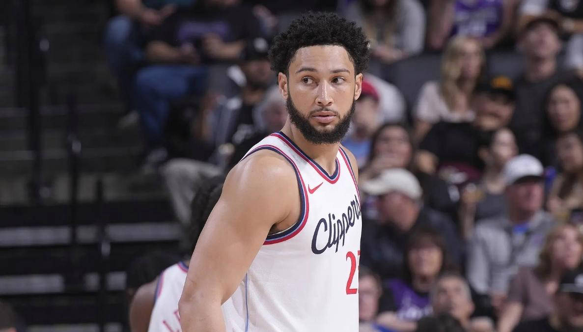 本西蒙斯拒绝纽约尼克斯的合同报价引发疑问